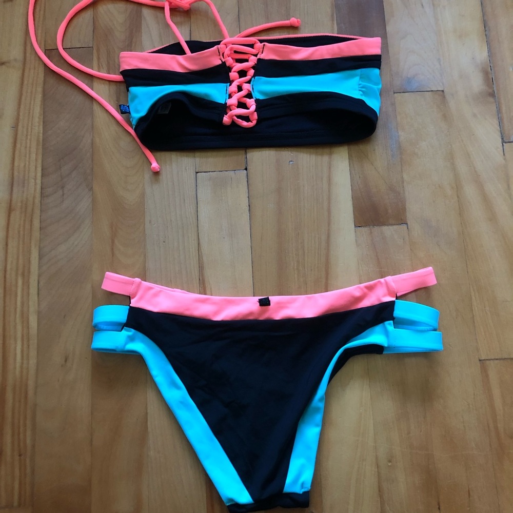 La Vie En Rose Bikini - Picture 2 of 7
